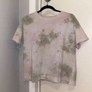 Old navy tie dye t-shirt